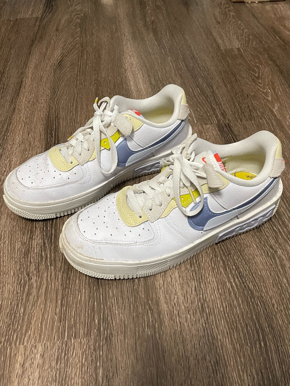 NIKE Women’s Air Force 1 Fontanka Size 10.5